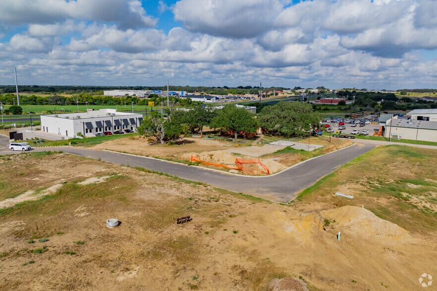 More Photos Of 208 Live Oak Way, Floresville Land For Sale