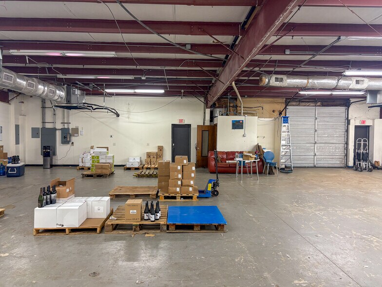 More Photos Of 2231 Technical Pky, Charleston Office For Lease