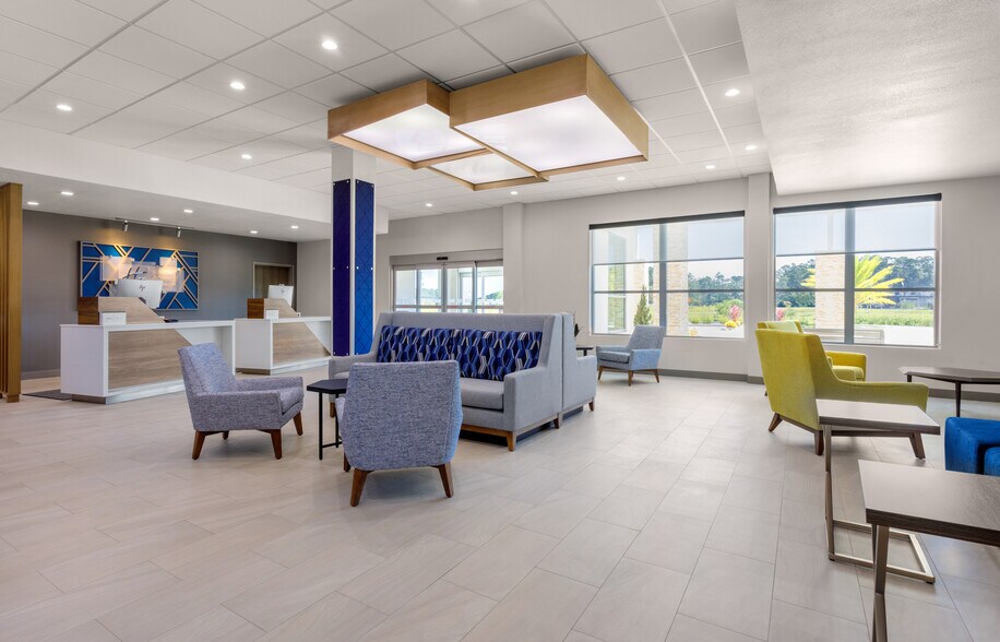 More Photos Of 220 Woodlawn Rd, Macclenny Hotel For Sale