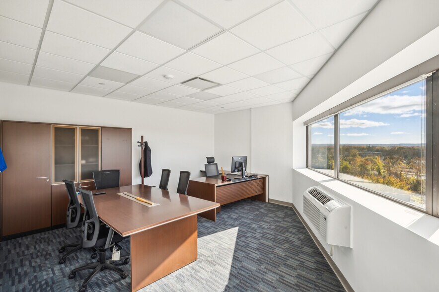 More Photos Of 101 E River Dr, East Hartford Office For Lease