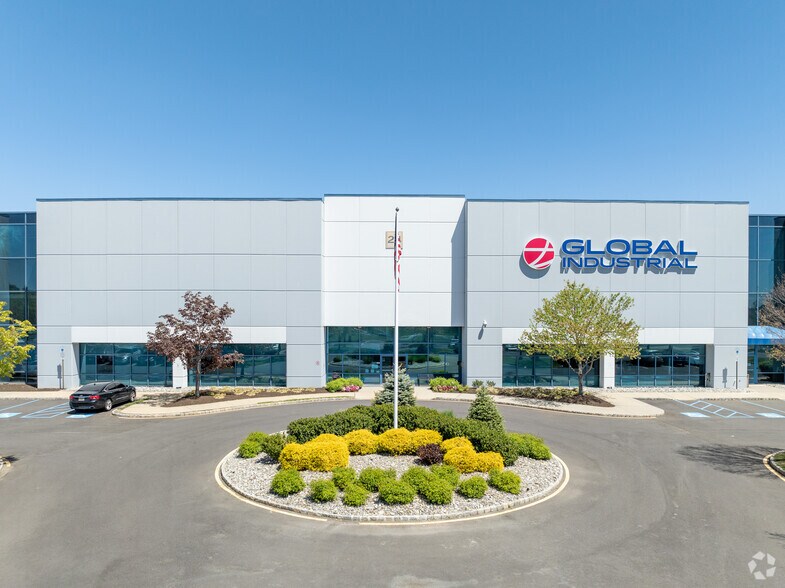 More Photos Of 24 Applegate Dr, Robbinsville Warehouse For Lease