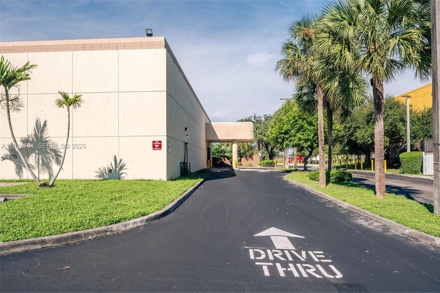 More Photos Of 11920 NW 27th Ave, Miami Freestanding For Lease