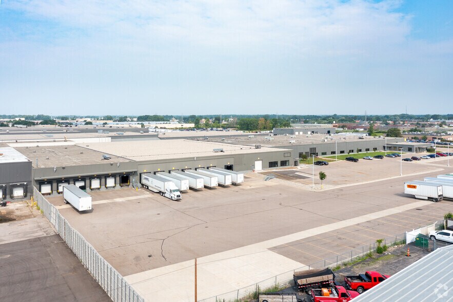 More Photos Of 31774-31778 Enterprise Dr, Livonia Manufacturing For Lease