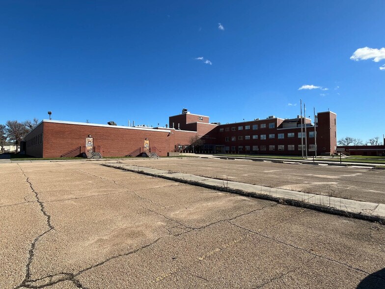More Photos Of 6810 SE Dwight St, Topeka Industrial For Sale