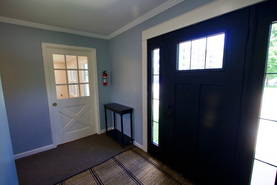 More Photos Of 123 N Jackson St, Janesville Office For Sale