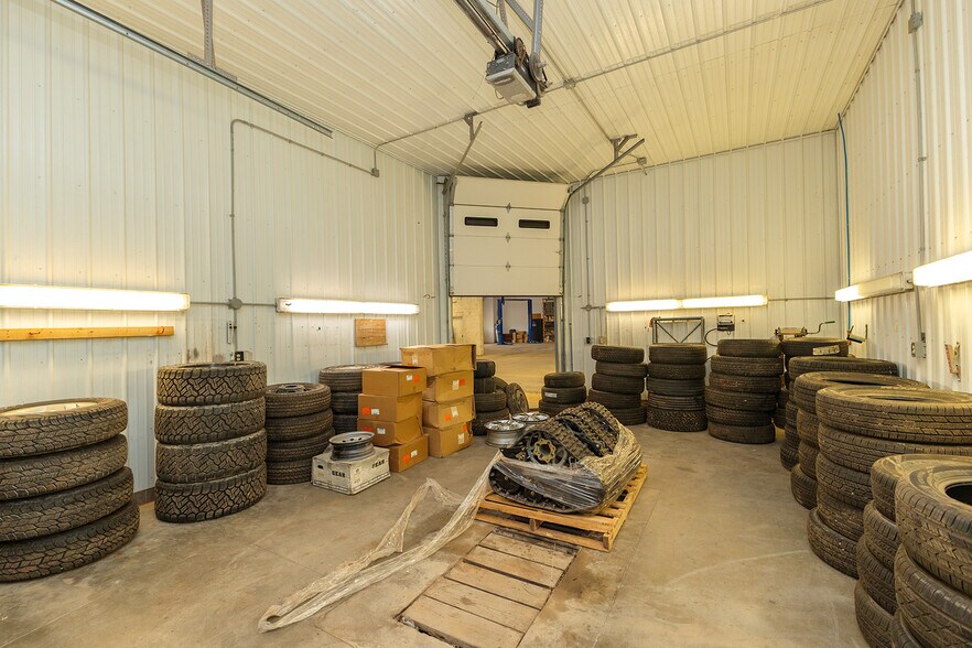 More Photos Of 890 N State Road 14, Harper Auto Dealership For Sale