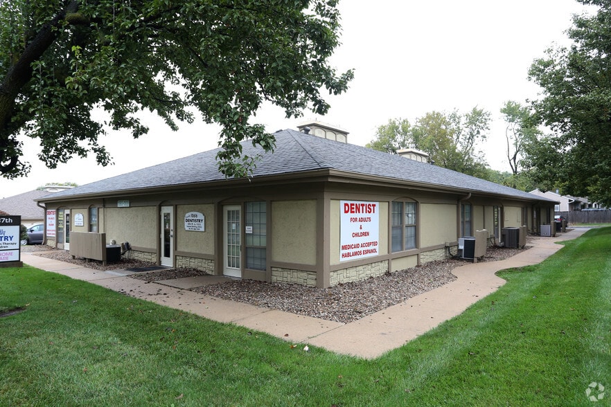 More Photos Of 10600-10628 W 87th St, Overland Park Office For Lease