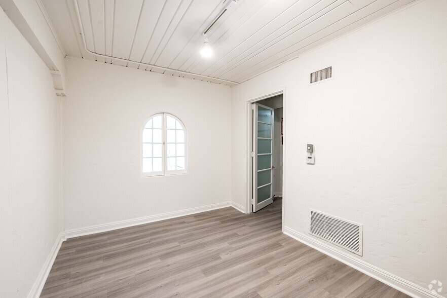 More Photos Of 672 S La Fayette Park Pl, Los Angeles Loft Creative Space For Lease