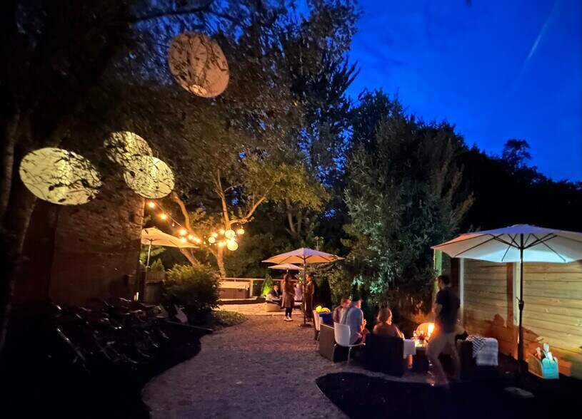 More Photos Of 13662 Red Arrow Hwy, Harbert Hotel For Sale