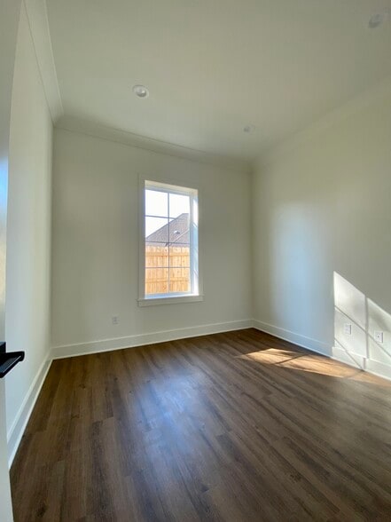 More Photos Of 1923 Southern Loop, Shreveport Loft Creative Space For Lease