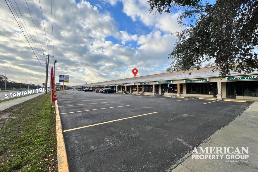 More Photos Of 5900-5990 S Tamiami Trl, Sarasota Storefront For Lease