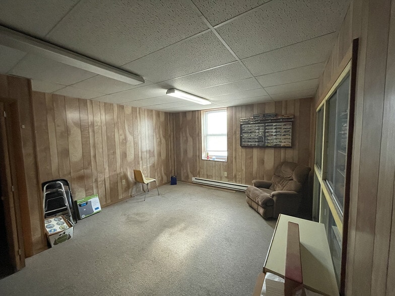 More Photos Of 18 N 27th St, Harrisburg Auto Repair For Sale