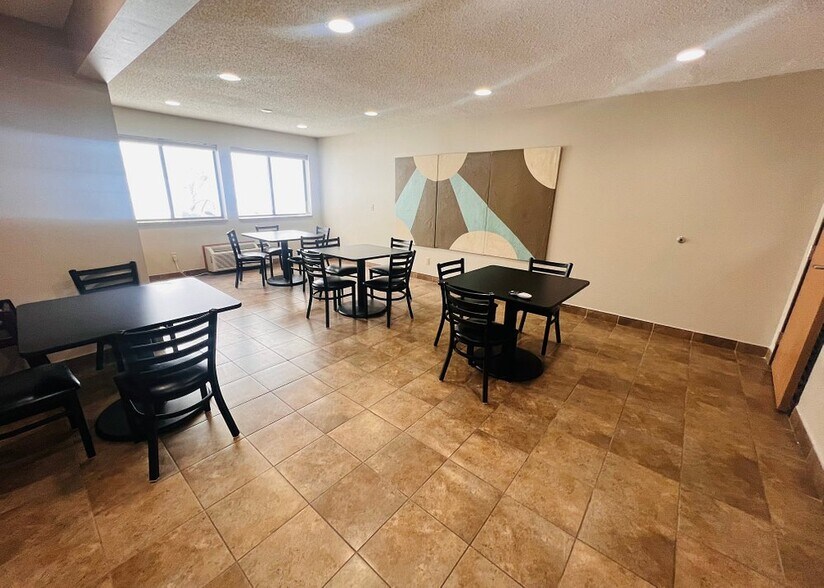 More Photos Of 1520 10th Ave N, Humboldt Hotel For Sale