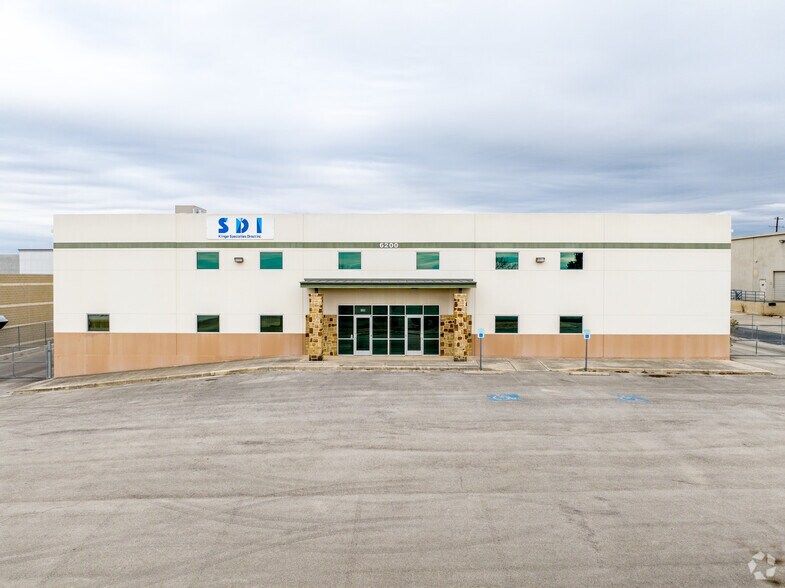 More Photos Of 6200 Tri County Pky, Schertz Warehouse For Lease