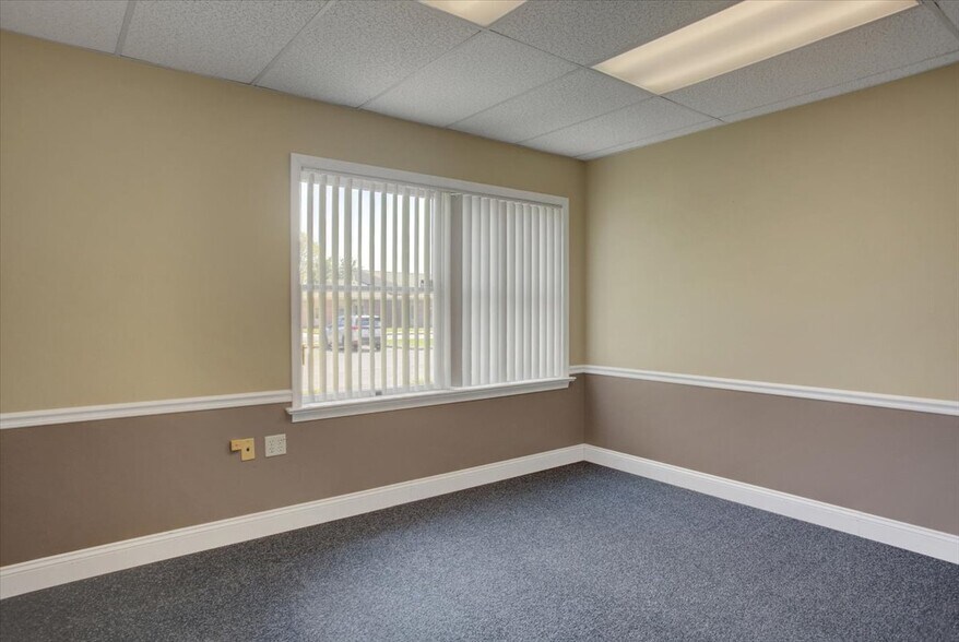 More Photos Of 1137 Kennebec Dr, Chambersburg Office For Sale