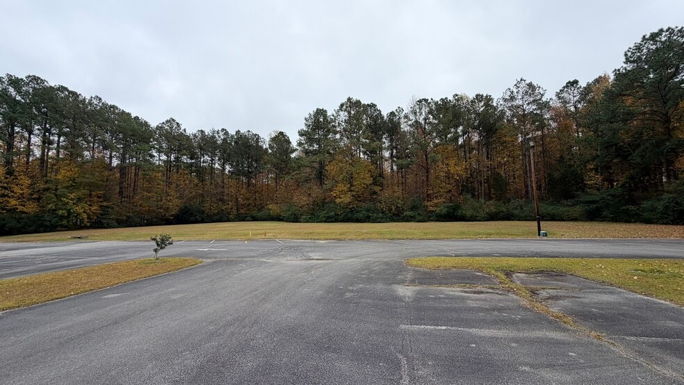 More Photos Of 521 W Grantham Rd, New Bern Specialty For Sale