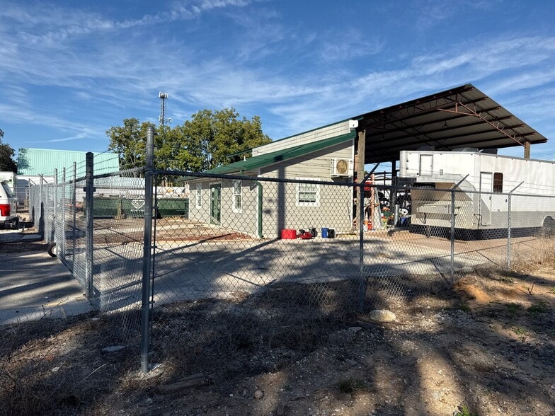 More Photos Of 460 N Franklin St, Sebring Warehouse For Sale