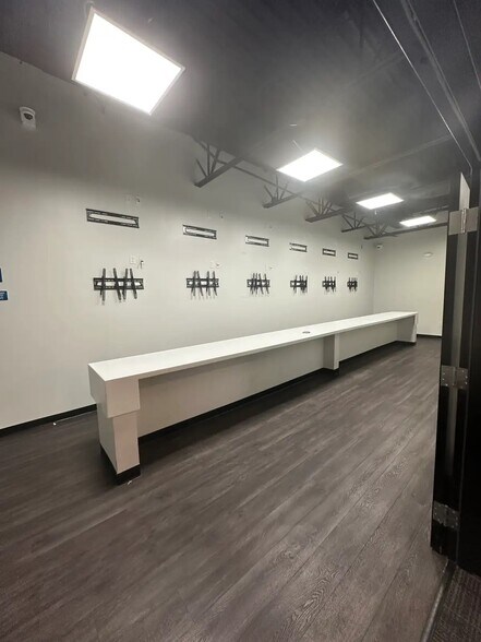 More Photos Of 315 N Highway 190, Covington Restaurant For Sale