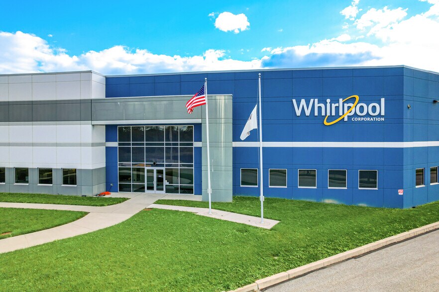 More Photos Of 100 Fry Dr, Mechanicsburg Distribution For Lease