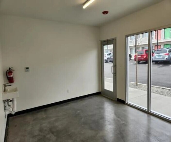 More Photos Of 701 Central Ave NE, Albuquerque Hotel For Lease