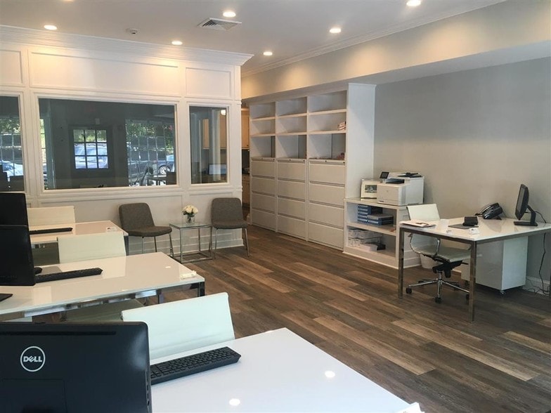 More Photos Of 450-456 Boston Post Rd, Weston Storefront Retail Office For Lease