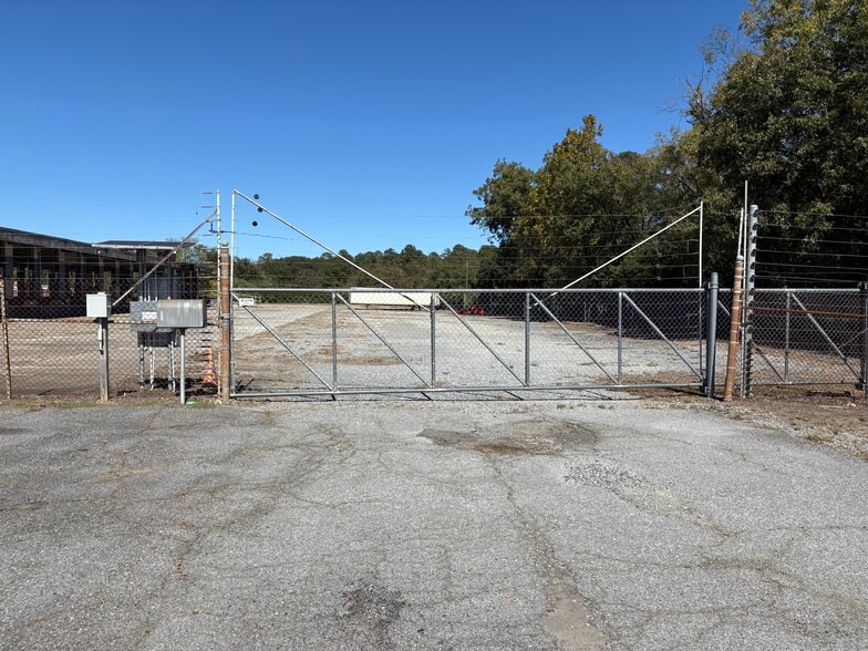 More Photos Of 475 Guy Paine Rd, Macon-Bibb Truck Terminal For Sale