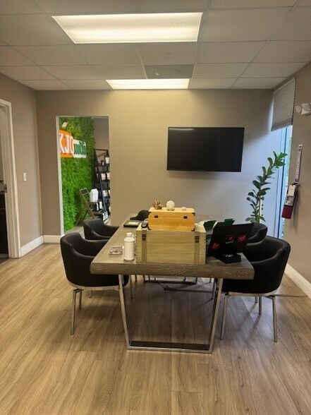 More Photos Of 12601 NW 115th Ave, Medley Warehouse For Lease