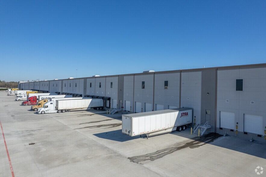 More Photos Of 1401 Rankin Rd, Houston Distribution For Lease