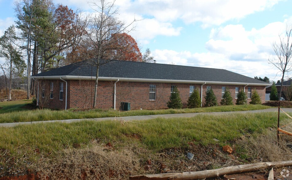 More Photos Of 5998 Caldwell Park Dr, Harrisburg Office Residential For Lease