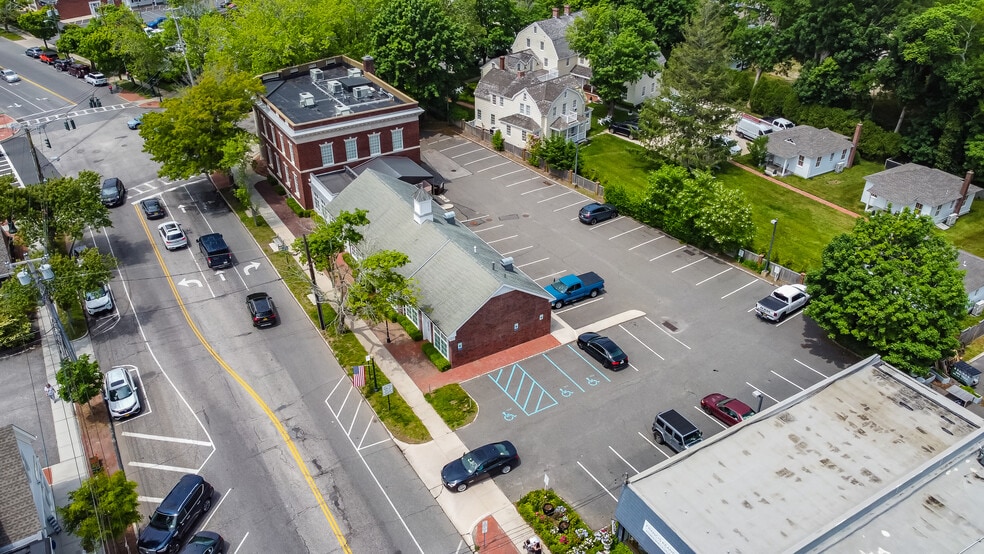 More Photos Of 1 Hampton Rd, Southampton Storefront Retail Office For Sale