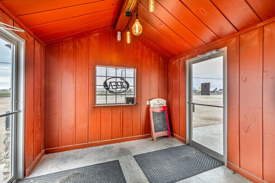 More Photos Of 8336 TX 570, San Angelo Restaurant For Sale