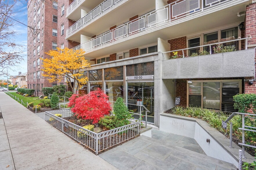 More Photos Of 11050 71st Rd, Forest Hills Apartments For Sale