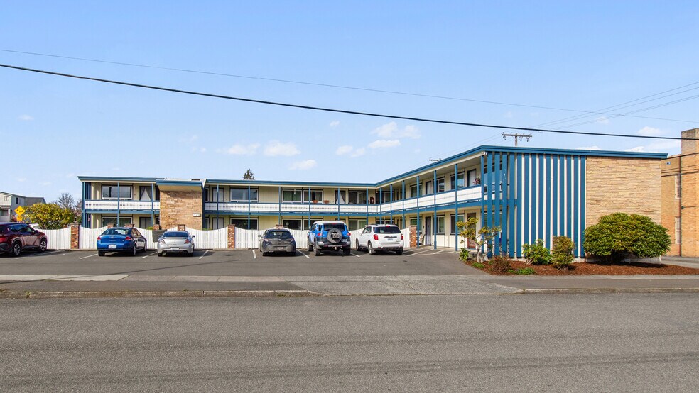 More Photos Of 402 S Laurel St, Port Angeles Apartments For Sale