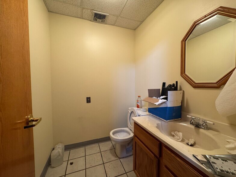 More Photos Of 194 Daniel St, Hackensack Warehouse For Sale