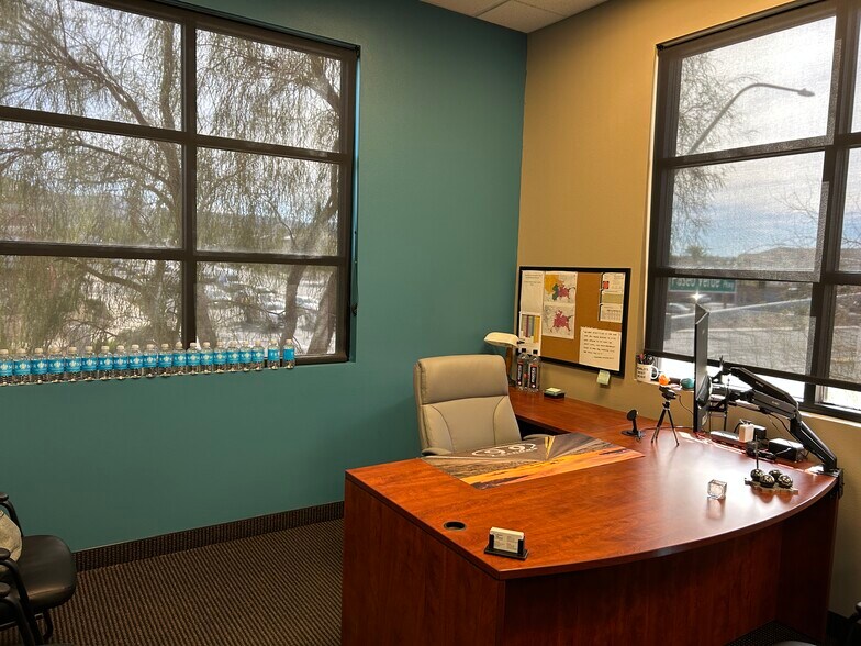 More Photos Of 50 S Stephanie St, Henderson Office For Lease