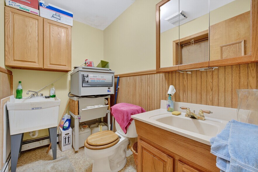 More Photos Of 2 Renee Gate St, Cortlandt Manor Office For Sale