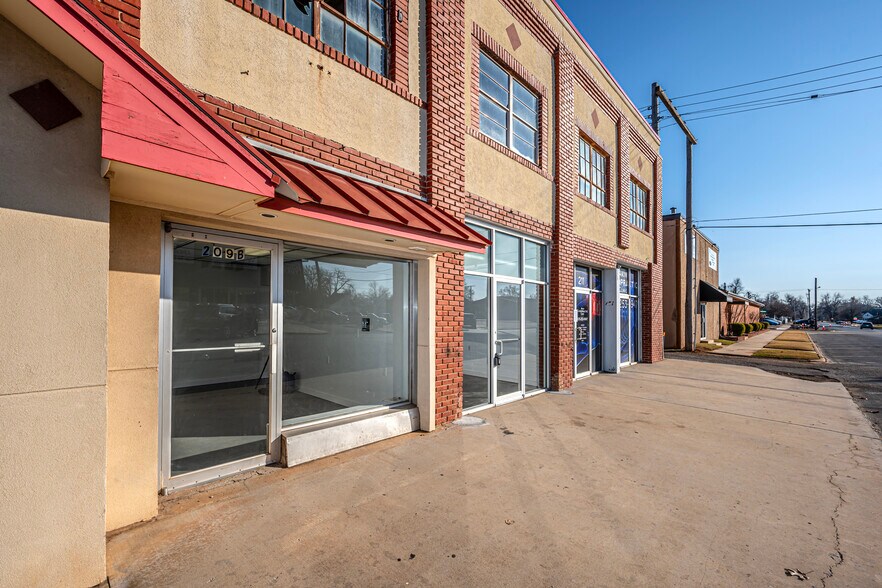 More Photos Of 209-211 S 5th St, Chickasha Storefront For Lease