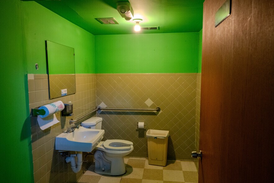 More Photos Of 1301 9th St, Greeley General Retail For Sale