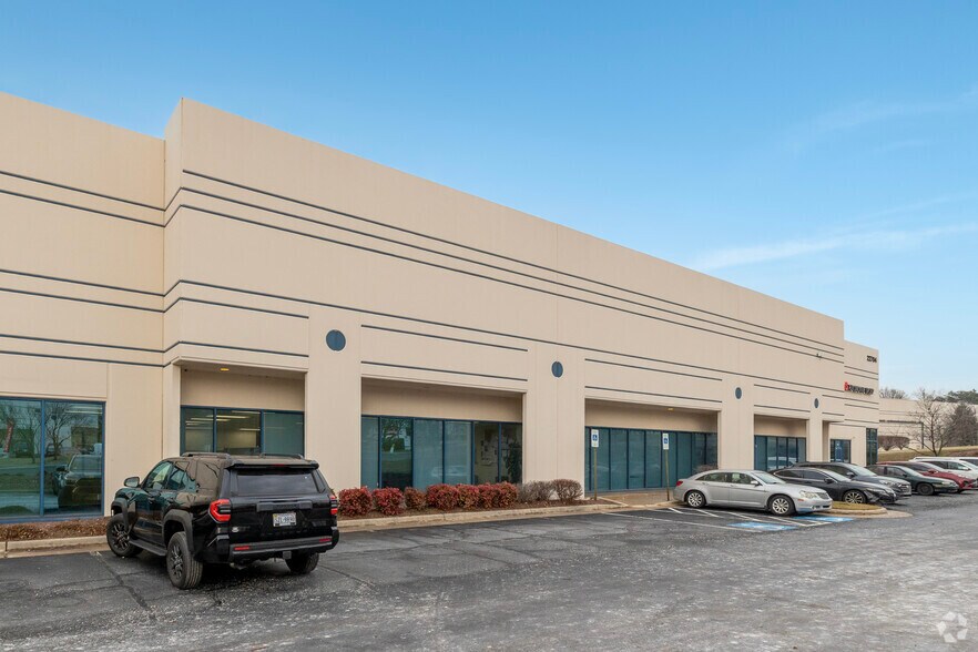 More Photos Of 22704 Commerce Center Ct, Sterling Warehouse For Lease