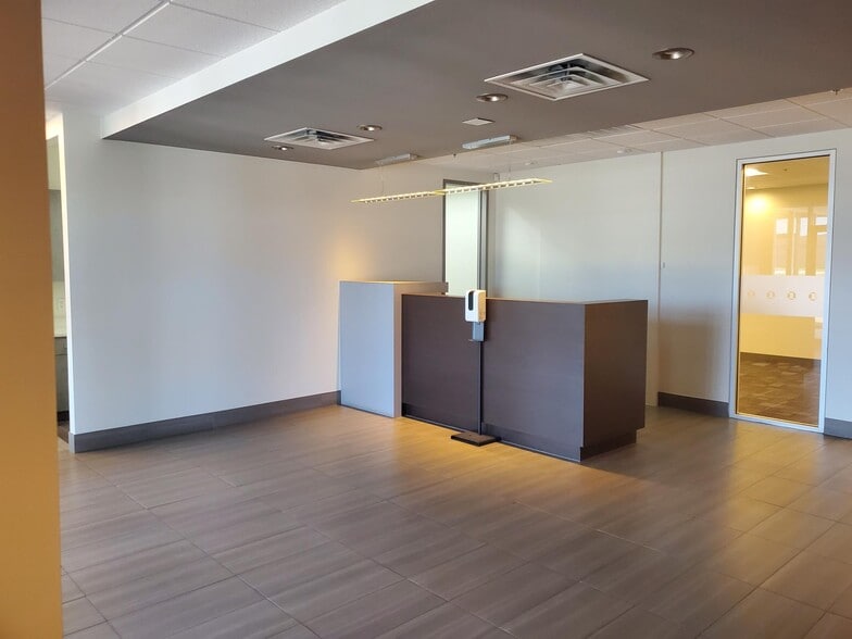 More Photos Of 12322 E 55th St, Tulsa Distribution For Lease