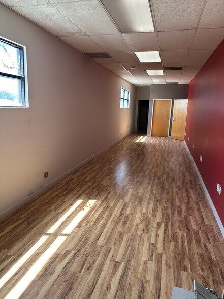 More Photos Of 4223 W Jefferson Blvd, Los Angeles Manufacturing For Lease