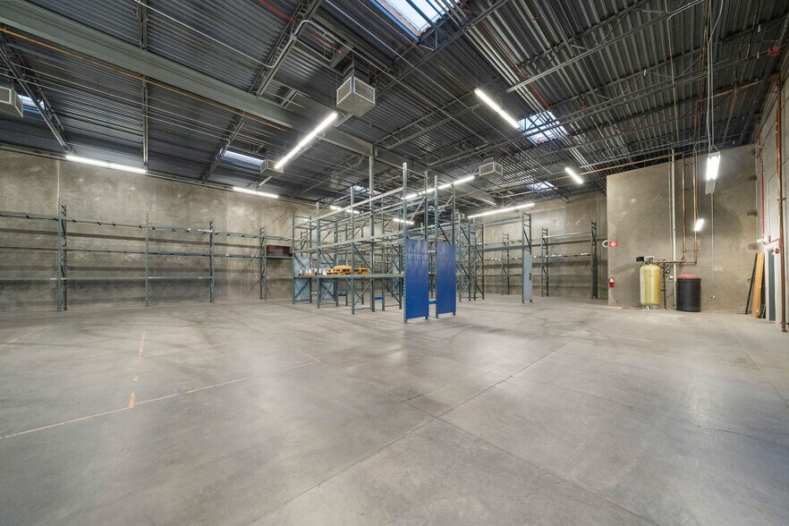 More Photos Of 1105 Aviation Dr, Lake Havasu City Manufacturing For Lease