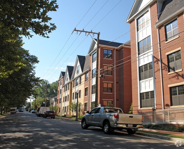 More Photos Of 431 Park Ave, Falls Church Medical For Sale