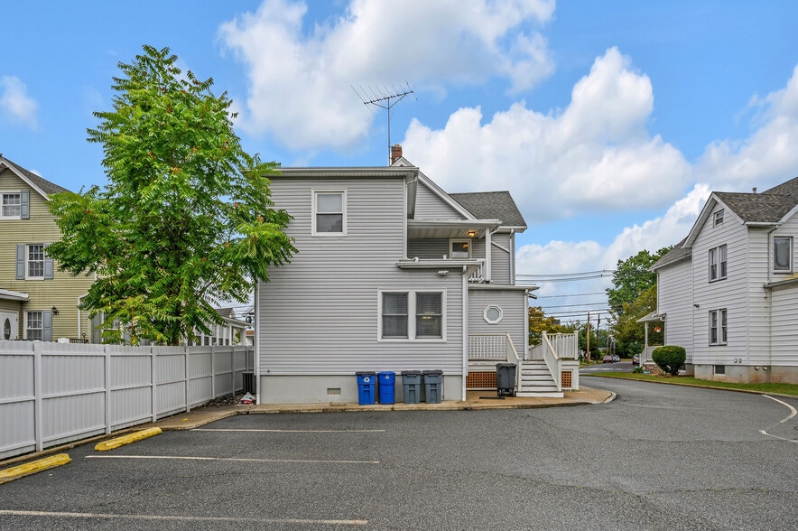More Photos Of 46 E Somerset St, Raritan Medical For Sale
