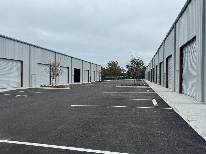 More Photos Of 155 Tresca Rd, Jacksonville Warehouse For Lease