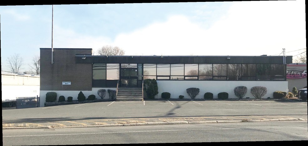 Primary Photo Of 515 N Michigan Ave, Kenilworth Warehouse For Lease