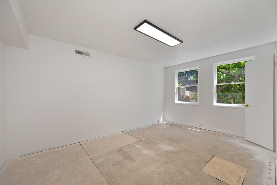 More Photos Of 1407-1409 Lincoln Way, Auburn Office For Sale