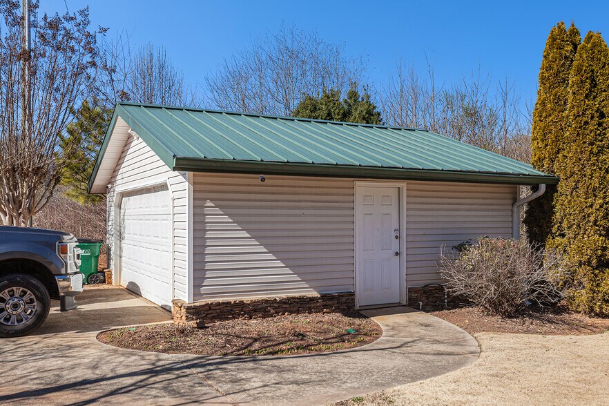 More Photos Of 183 Scott Rd, Canton Office Residential For Sale