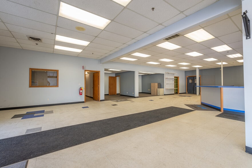 More Photos Of 1650 S Galena Ave, Freeport Industrial For Sale