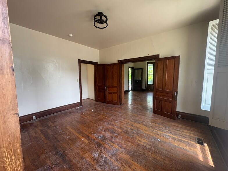 More Photos Of 903 Luttrell St, Knoxville Apartments For Sale